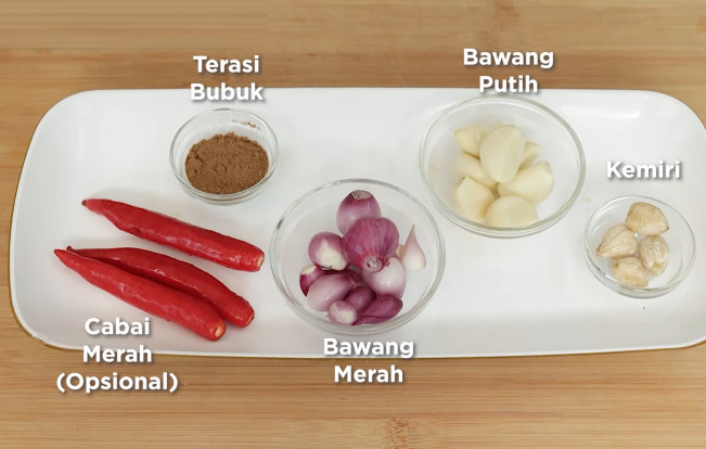 Bumbu Nasi Goreng Tek-tek ala Chef Devina. (YouTube)
